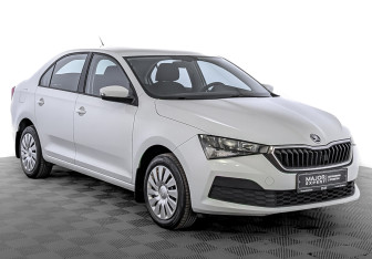 Подержанный автомобиль Skoda Rapid Liftback 2021 года (3 фото)