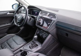 Подержанный автомобиль Volkswagen Tiguan 2019 года (10 фото)
