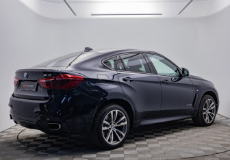 Подержанный автомобиль BMW X6 2018 года (5 фото)