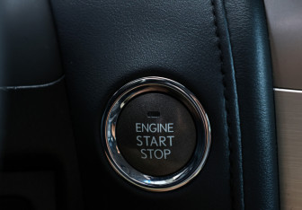 Подержанный автомобиль Lexus LX 2013 года (22 фото)