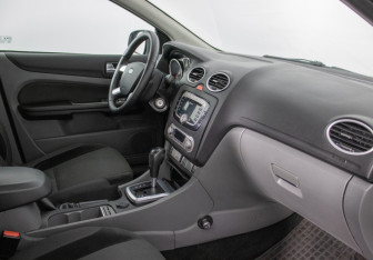 Подержанный автомобиль Ford Focus Sedan 2008 года (9 фото)