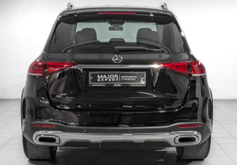 Подержанный автомобиль Mercedes-Benz GLE 2023 года (6 фото)