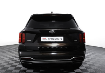 Подержанный автомобиль Kia Sorento 2021 года (6 фото)