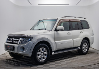 Подержанный автомобиль Mitsubishi Pajero 2012 года (1 фото)