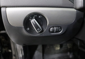 Подержанный автомобиль Volkswagen Jetta Sedan 2015 года (12 фото)
