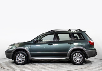Подержанный автомобиль Mitsubishi Outlander 2006 года (6 фото)