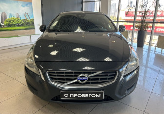 Подержанный автомобиль Volvo S60 2011 года (2 фото)