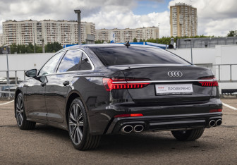 Подержанный автомобиль Audi A6 Sedan 2023 года (9 фото)