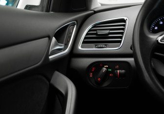 Подержанный автомобиль Audi Q3 2013 года (14 фото)