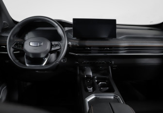 Подержанный автомобиль Geely Okavango 2024 года (12 фото)