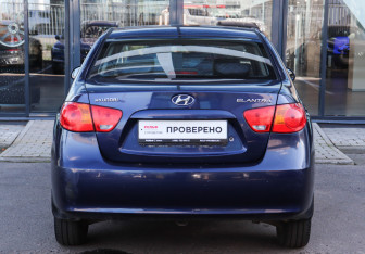 Подержанный автомобиль Hyundai Elantra Sedan 2007 года (9 фото)