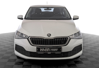 Подержанный автомобиль Skoda Rapid Liftback 2021 года (2 фото)