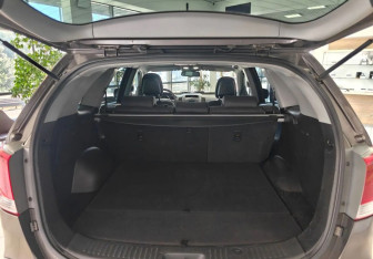 Подержанный автомобиль Kia Sorento 2011 года (17 фото)