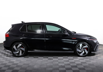 Подержанный автомобиль Volkswagen Golf GTI Hatchback 2021 года (4 фото)