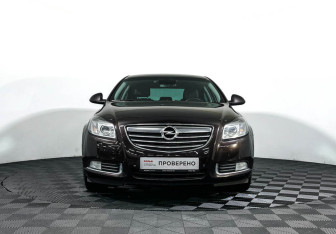 Подержанный автомобиль Opel Insignia Sedan 2013 года (2 фото)