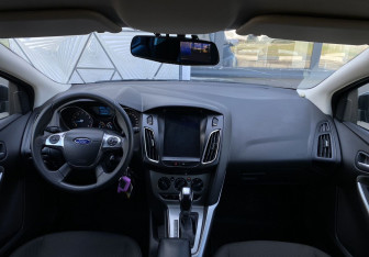 Подержанный автомобиль Ford Focus Wagon 2013 года (11 фото)