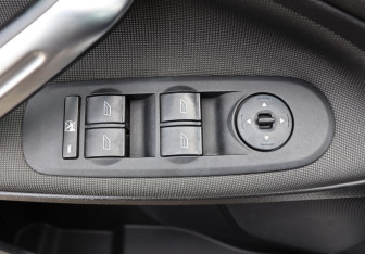Подержанный автомобиль Ford S-MAX 2006 года (11 фото)