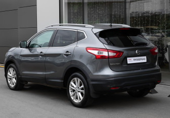 Подержанный автомобиль Nissan Qashqai 2014 года (6 фото)