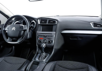 Подержанный автомобиль Citroen C4 Sedan 2020 года (6 фото)