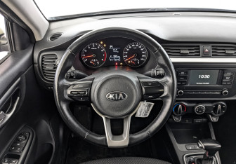 Подержанный автомобиль Kia Rio Hatchback 2021 года (19 фото)