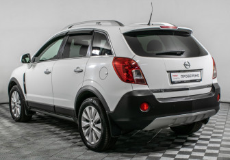 Подержанный автомобиль Opel Antara 2015 года (7 фото)