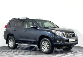 Подержанный автомобиль Toyota Land Cruiser Prado 2011 года (3 фото)