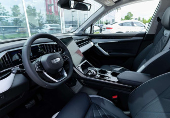 Новый Geely Atlas 2025 (25 фото)