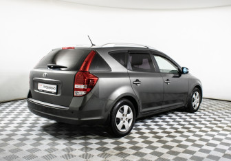 Подержанный автомобиль Kia Ceed Wagon 2012 года (5 фото)