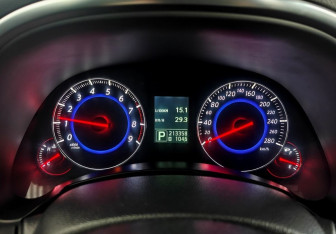 Подержанный автомобиль Infiniti FX 2011 года (13 фото)