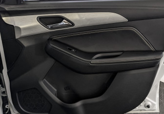 Подержанный автомобиль BAIC X35 2023 года (24 фото)