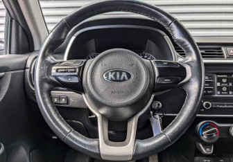 Подержанный автомобиль Kia Rio Hatchback 2021 года (20 фото)