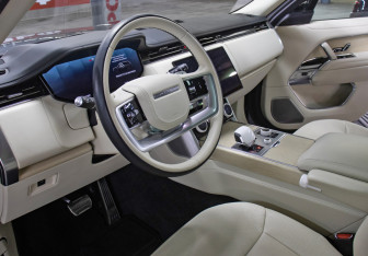 Подержанный автомобиль Land Rover Range Rover 2023 года (16 фото)