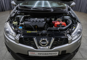 Подержанный автомобиль Nissan Qashqai+2 2010 года (9 фото)