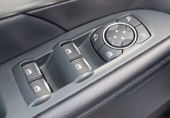 Подержанный автомобиль Ford Explorer 2018 года (11 фото)
