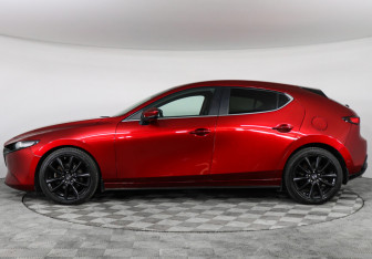 Подержанный автомобиль Mazda 3 Hatchback 2019 года (8 фото)