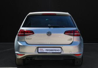 Подержанный автомобиль Volkswagen Golf Hatchback 2014 года (5 фото)