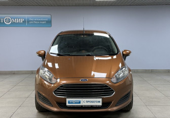 Подержанный автомобиль Ford Fiesta Hatchback 2015 года (2 фото)