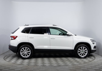 Подержанный автомобиль Skoda Karoq 2020 года (4 фото)