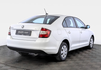Подержанный автомобиль Skoda Rapid Liftback 2019 года (5 фото)