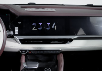 Подержанный автомобиль Geely Monjaro 2023 года (13 фото)