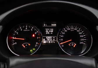 Подержанный автомобиль Nissan Qashqai 2012 года (13 фото)