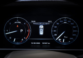 Подержанный автомобиль Land Rover Range Rover 2014 года (18 фото)