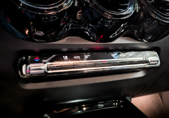 Подержанный автомобиль Mercedes-Benz GLB 2021 года (24 фото)