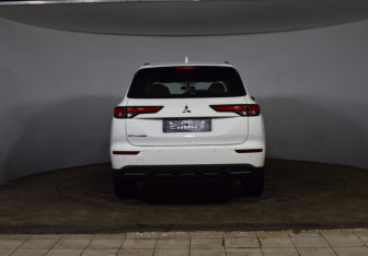 Новый Mitsubishi Outlander 2023 (6 фото)