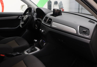 Подержанный автомобиль Audi Q3 2013 года (20 фото)