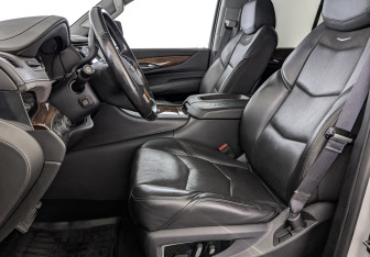Подержанный автомобиль Cadillac Escalade Suv 2016 года (20 фото)