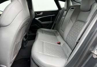 Подержанный автомобиль Audi A7 2021 года (11 фото)