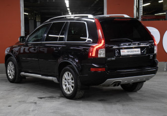 Подержанный автомобиль Volvo XC90 2014 года (7 фото)