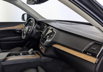 Подержанный автомобиль Volvo XC90 2021 года (13 фото)