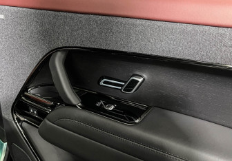 Подержанный автомобиль Land Rover Range Rover Sport 2023 года (29 фото)